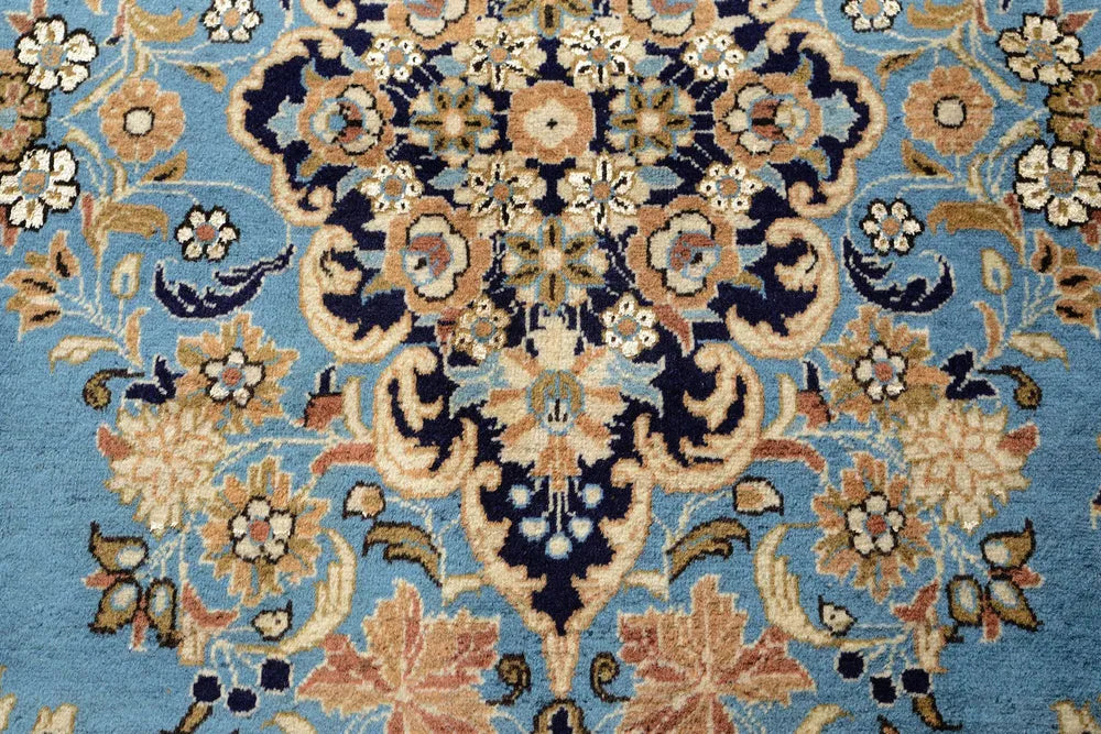Ghom Blue